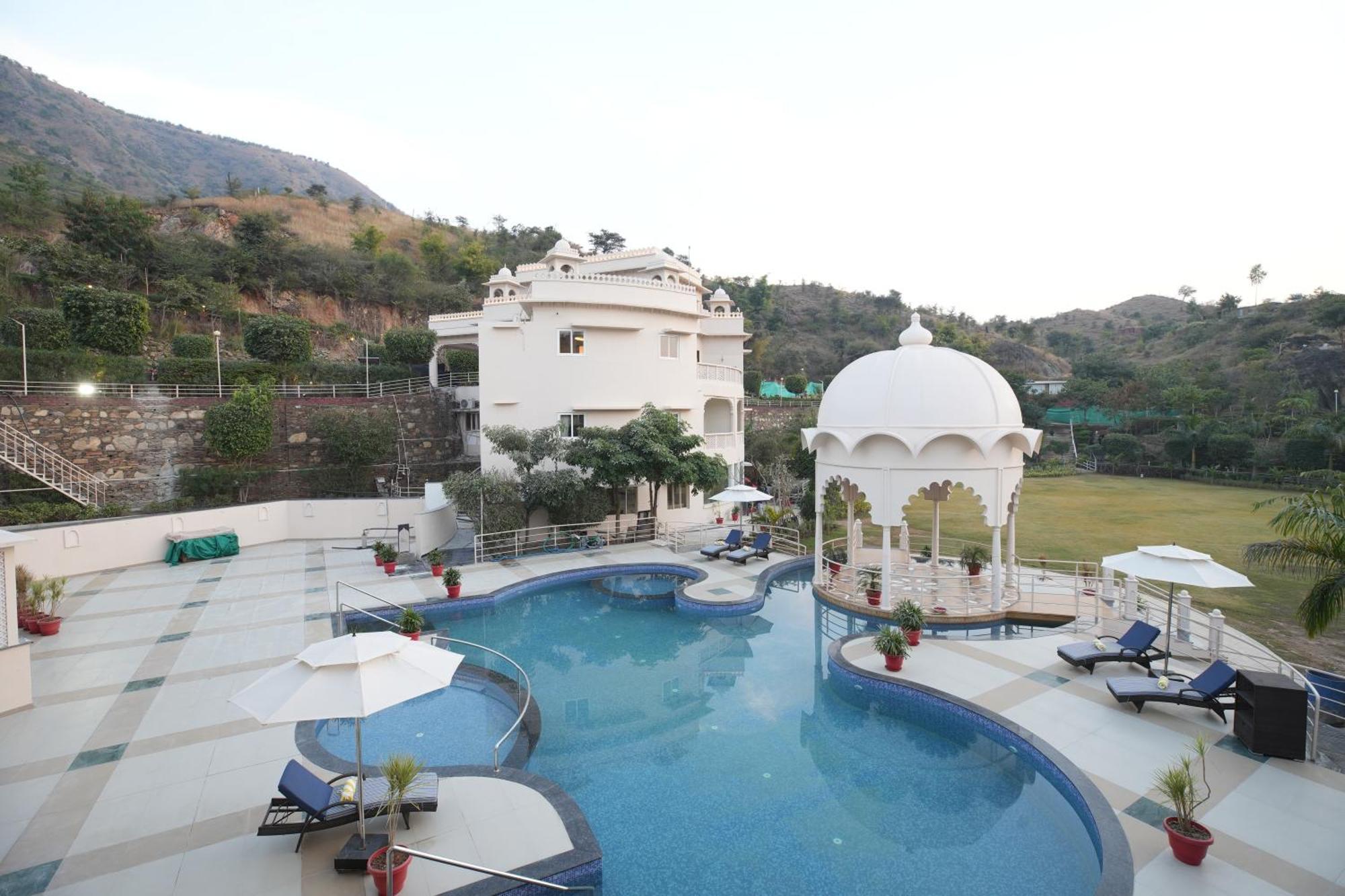 Sayaji Resorts & Spa Удайпур Екстериор снимка