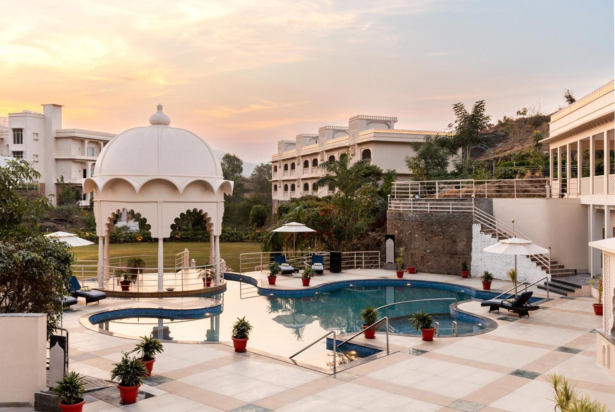 Sayaji Resorts & Spa Удайпур Екстериор снимка