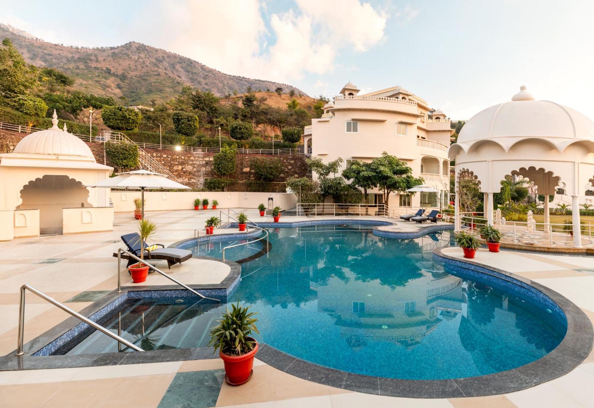 Sayaji Resorts & Spa Удайпур Екстериор снимка