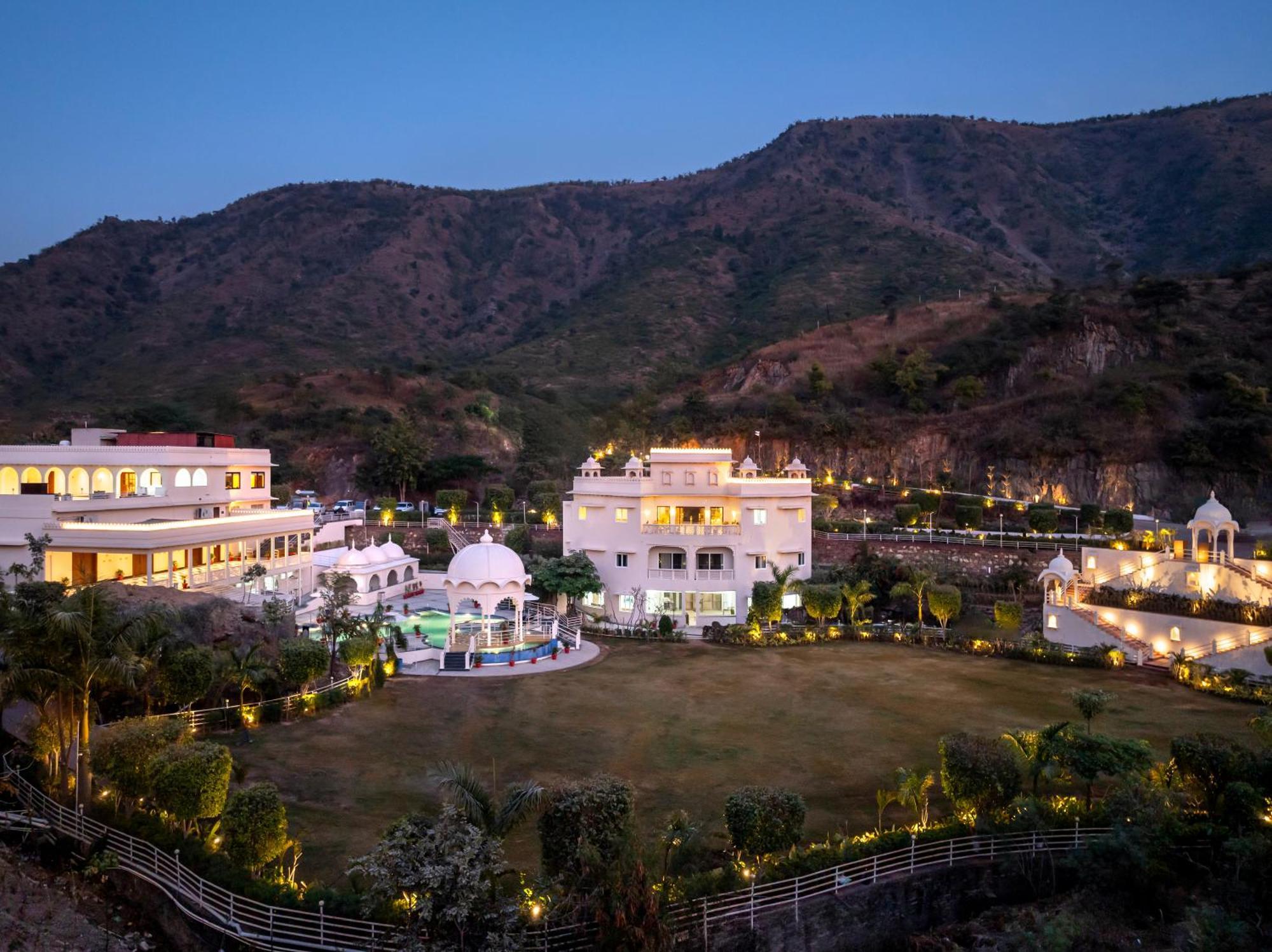 Sayaji Resorts & Spa Удайпур Екстериор снимка