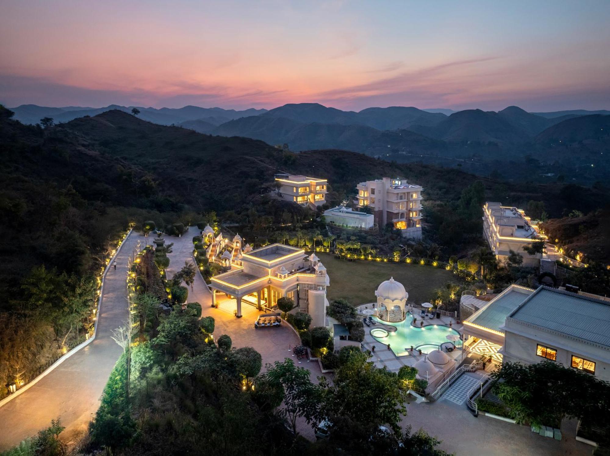 Sayaji Resorts & Spa Удайпур Екстериор снимка