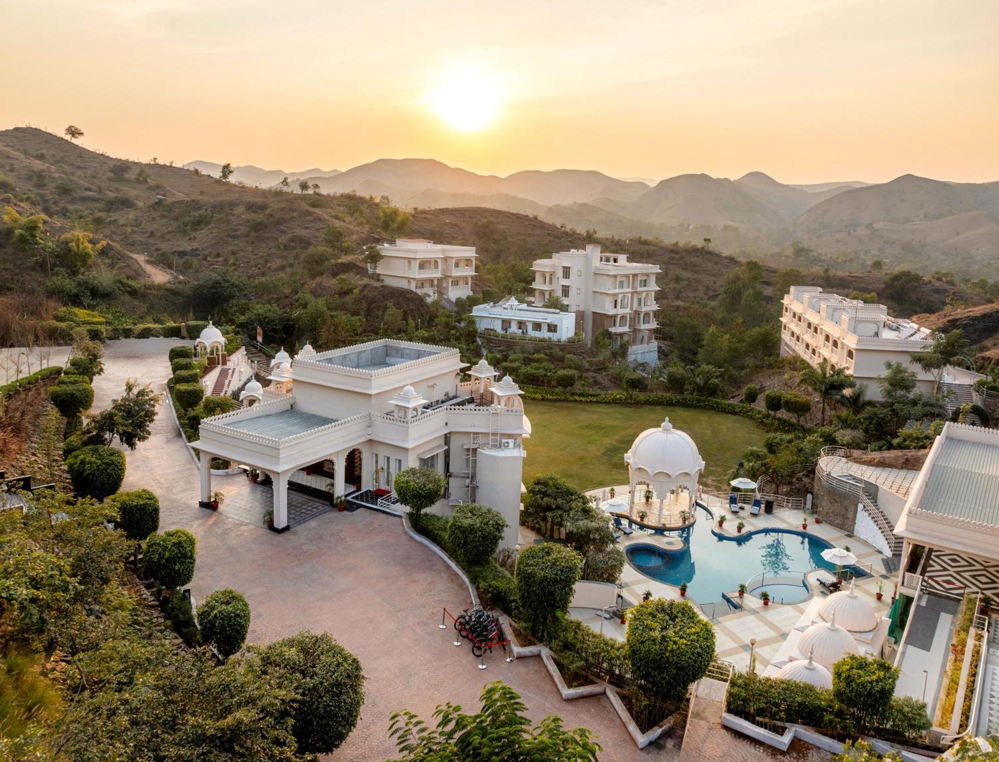 Sayaji Resorts & Spa Удайпур Екстериор снимка